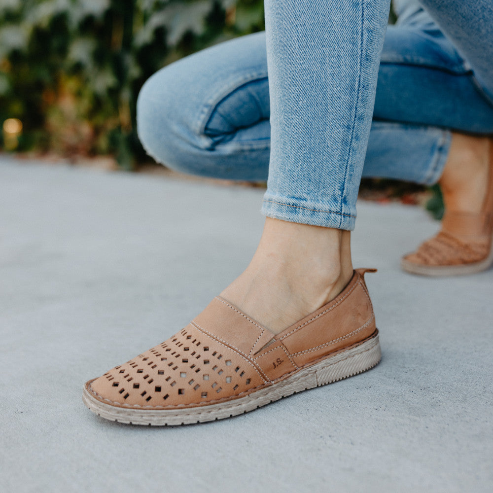 Women - Slip-On Shoes