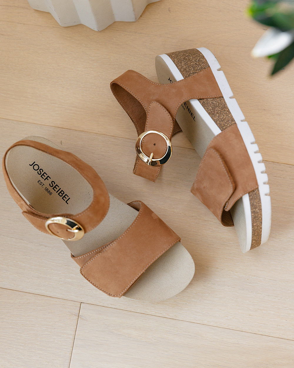 Quinn 16 | Women's Adjustable Comfort Wedge | JOSEF SEIBEL